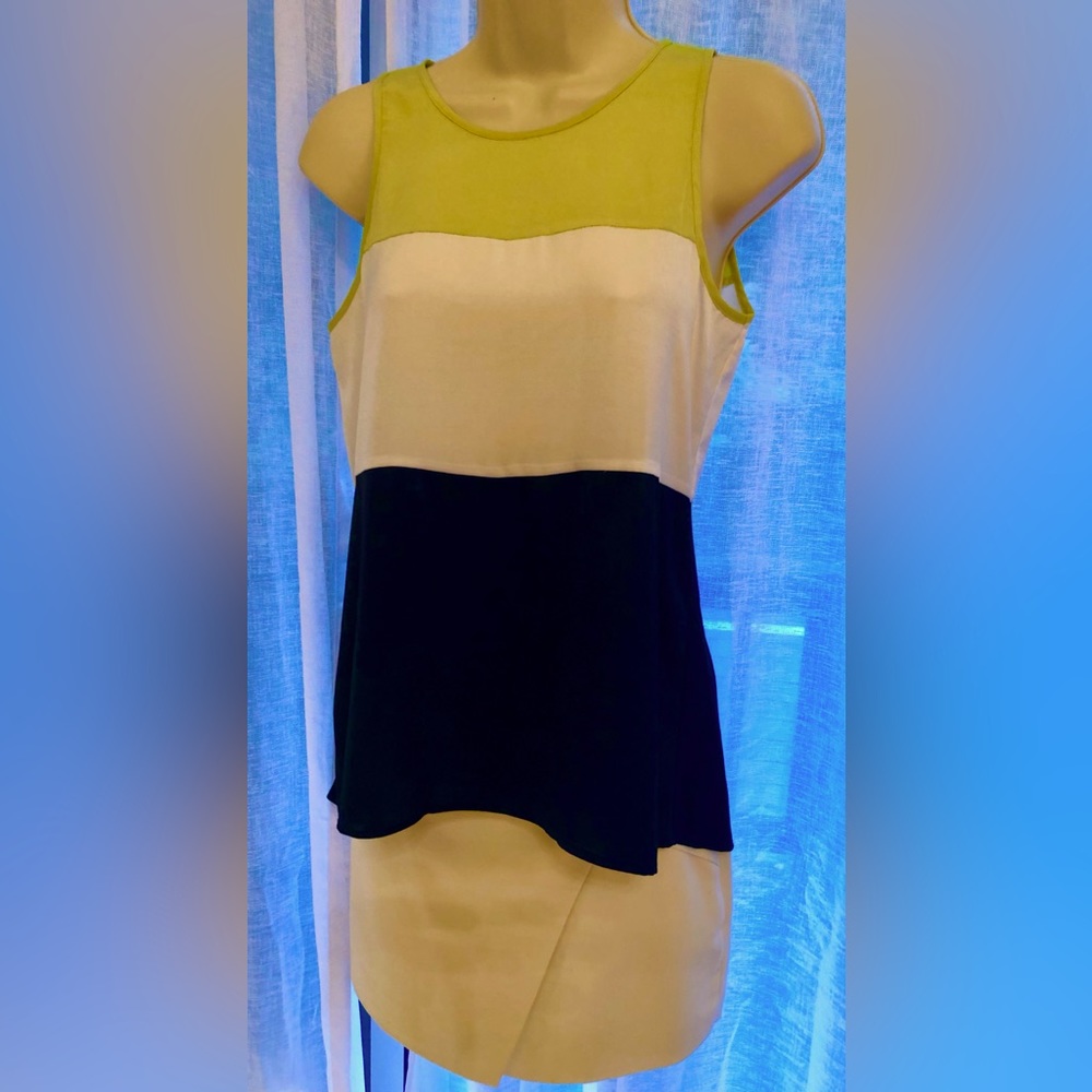 BCBG top and shorts set size XS